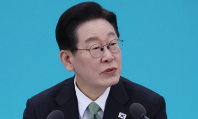 李대통령 &#034;근거없는 허위주장 그대로 옮기는 언론…흉기보다 무서워&#034;